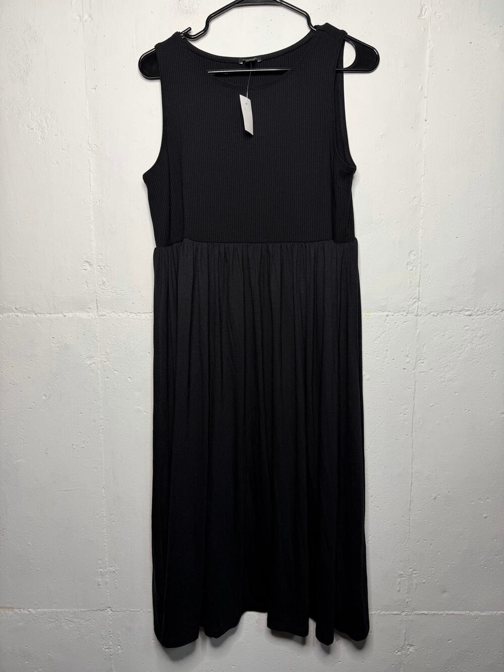 NEW Ann Taylor Black Stretch Ribbed Sleeveless Midi Dress Size Medium